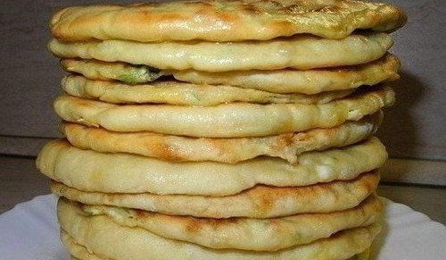 Рецепт хачапури с вареным яйцом и сыром