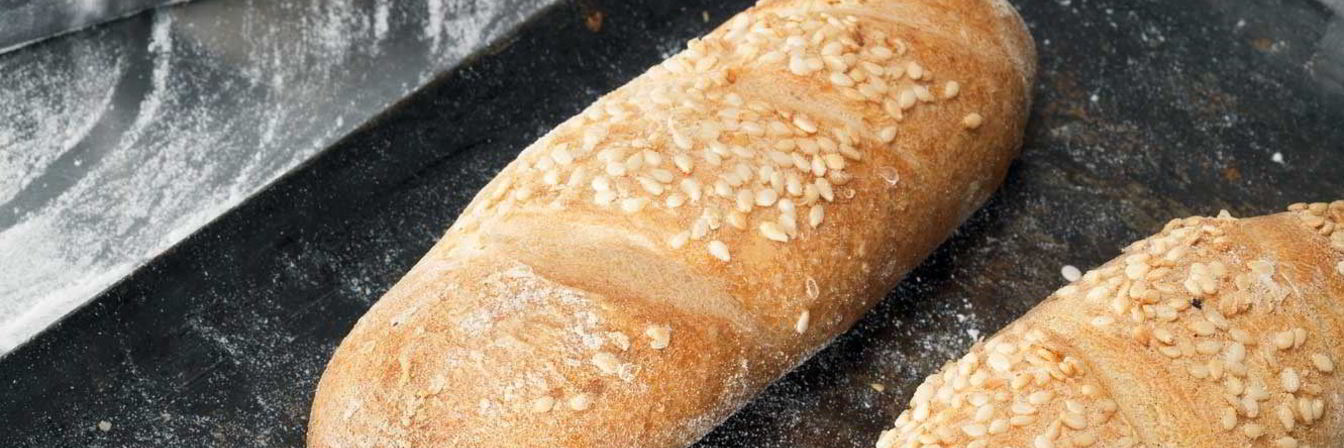 Багеты из семолины с кунжутом