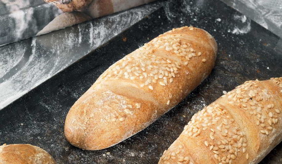 Рецепт багетов из семолины с кунжутом