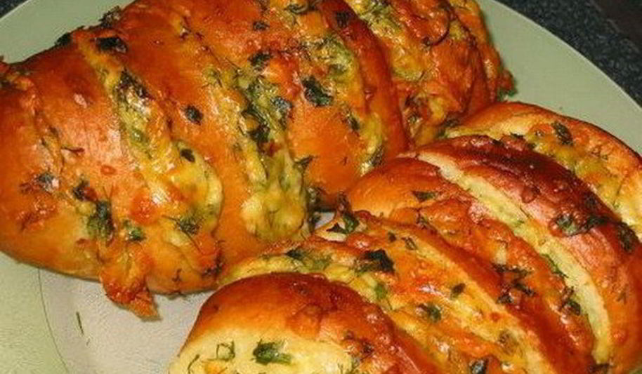 Рецепт батона с чесноком и сыром в духовке