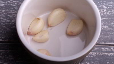 батоны на закваске с печеным чесноком