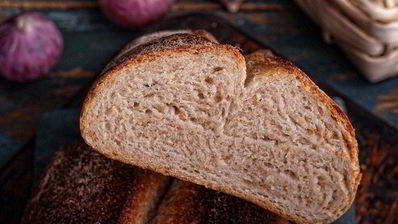 батоны на закваске с печеным чесноком