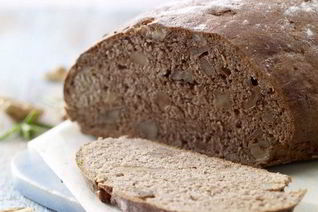 Домашний хлеб с грецкими орехами и розмарином