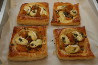 Галеты со сладким картофелем и сыром пеше-миньон