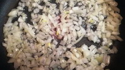 хлеб из кукурузной муки с луком и розмарином