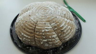 хлеб с цельнозерновой мукой и семенами льна