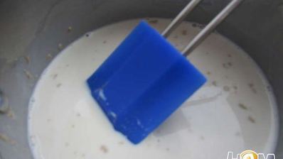 хлеб с зеленью и красным перцем