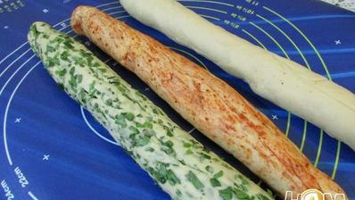 хлеб с зеленью и красным перцем