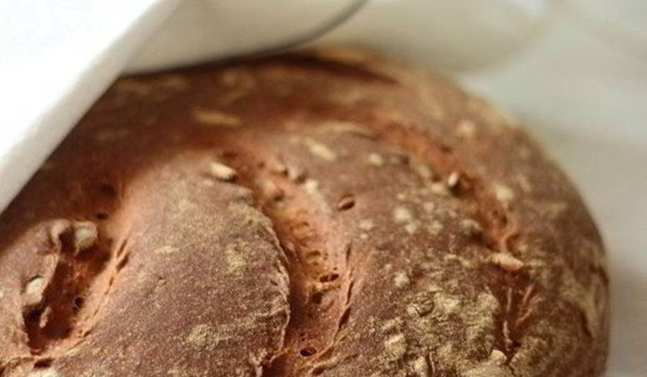 Рецепт хлеба со смешанной мукой и семечками на ржаной закваске