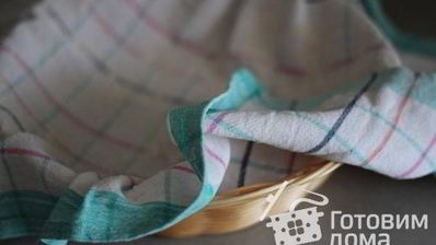 хлеб со смешанной мукой и семечками на ржаной закваске