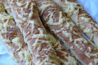 Хлеб Сырные палочки