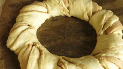 хлеб-венок три теста