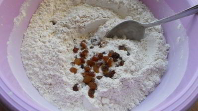 пшенично-ржаной батон с изюмом