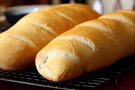 Пышные батоны на кефире