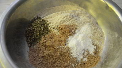 ржаной хлеб с маслинами и прованскими травами