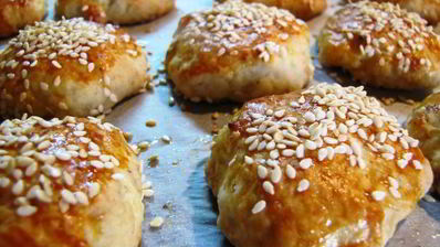 сконы банановые с кунжутом