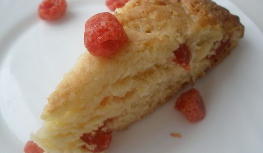 Рецепт сконов с вяленой вишней и лимонной глазурью