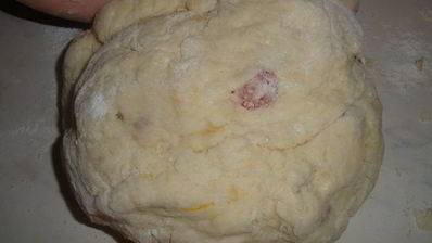 сконы с вяленой вишней и лимонной глазурью