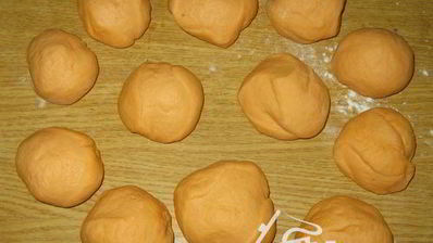 томатный хлеб с кунжутом