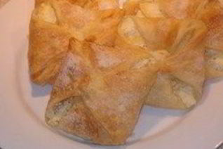 Конвертики из слоеного теста с творогом