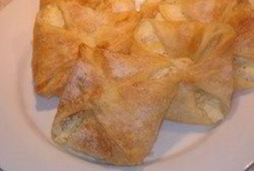 Конвертики из слоеного теста с творогом