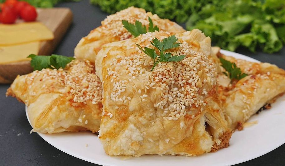 Рецепт конвертиков из слоеного теста