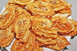 Крымская пахлава пляжная медовая — хворост