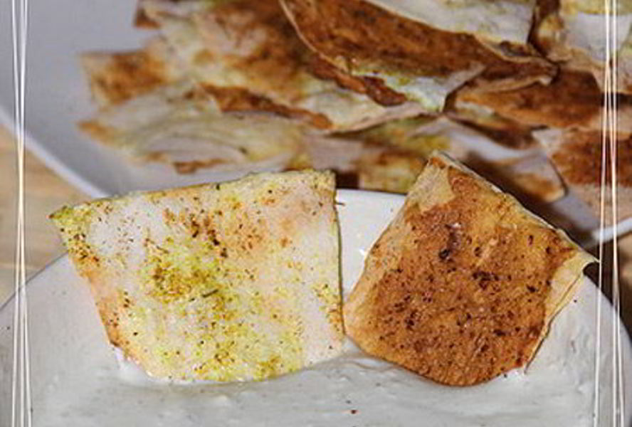 Дип блю-чиз с чипсами из лаваша