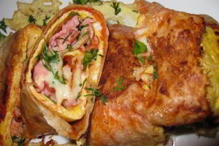 Фаршированный лаваш с сыром и колбасой