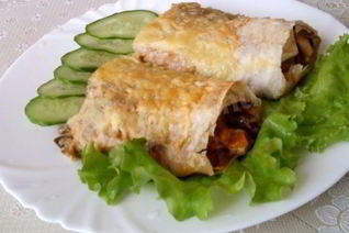 Фаршированный овощами лаваш в духовке