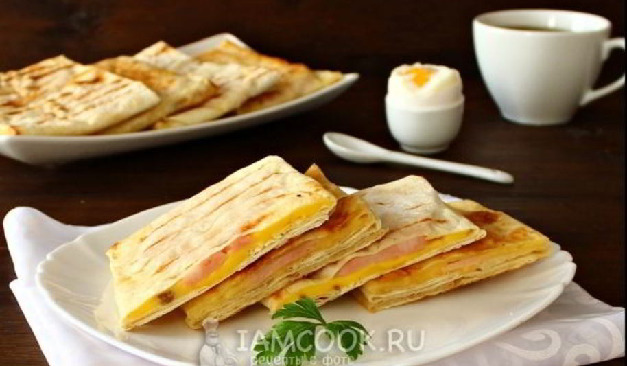 Рецепт конвертиков из лаваша с сыром и ветчиной