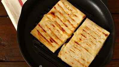 конвертики из лаваша с сыром и ветчиной