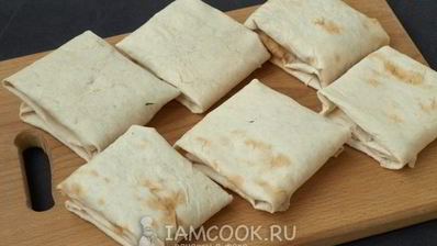 конвертики из лаваша с сыром и зеленью