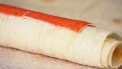 лаваш с корейской морковкой и крабовыми палочками