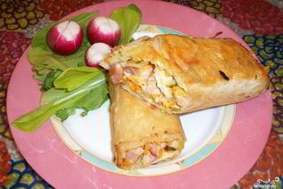 Лаваш с корейской морковкой и огурцом