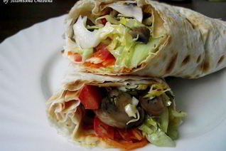 Лаваш с овощами на костре