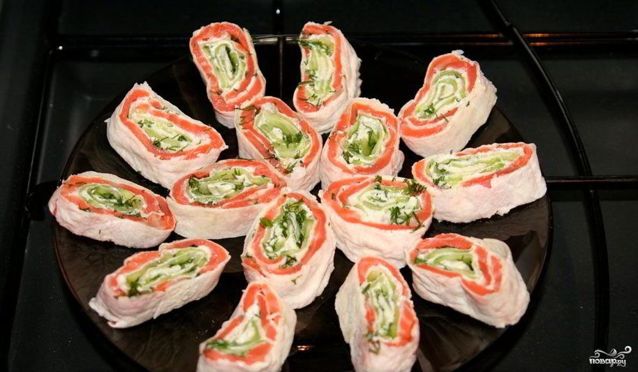 Рецепт лаваша с рыбой и огурцом