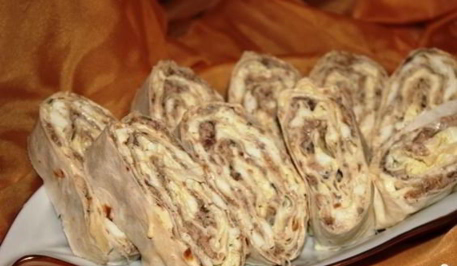 Рецепт лаваша с сайрой, яйцами и сыром