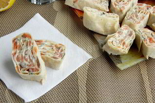 Лаваш с семгой и творожным сыром