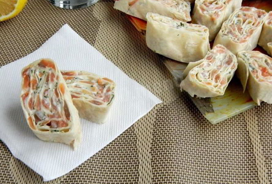 Лаваш с семгой и творожным сыром