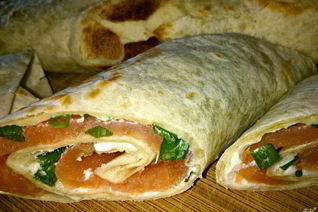 Лаваш с сыром и рыбой