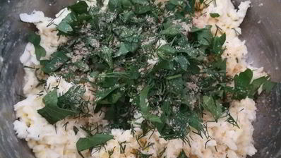 лаваш с сыром и зеленью