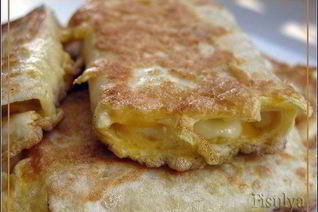 Лаваш с сыром в яйце