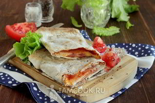 Лаваш с ветчиной и сыром в духовке