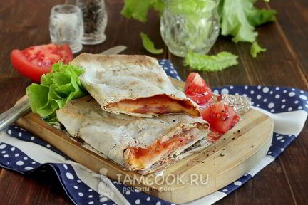 Лаваш с ветчиной и сыром в духовке