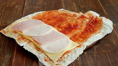 лаваш с ветчиной и сыром в духовке