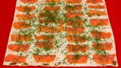 рулетики из лаваша с семгой и ветчиной