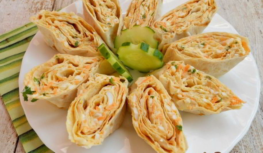 Рецепт рулетиков из лаваша с сыром, яйцами и морковью