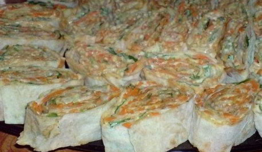 Рецепт рулетиков из лаваша с ветчиной, зеленью и сыром