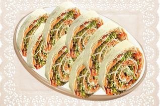 Рулеты из лаваша с крабовыми палочками и корейской морковью